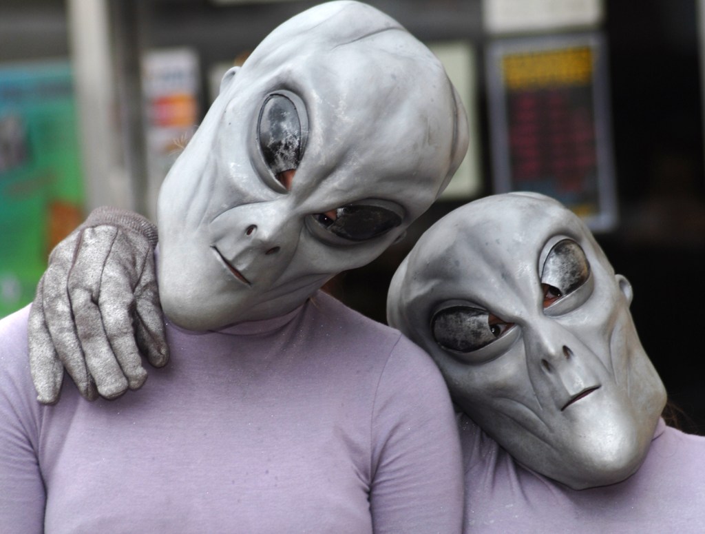 Using Gutenberg to recreate “It’s Time for Real Talk About&nbsp;Aliens”